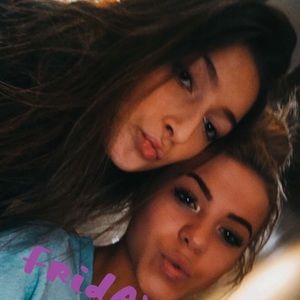 Meet your Posher, Asya